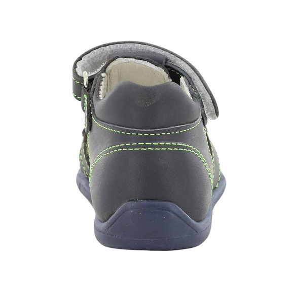 Kindersandalen zur Vorbeugung