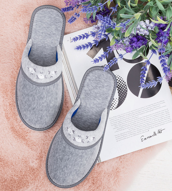 Hausschuhe für Frauen