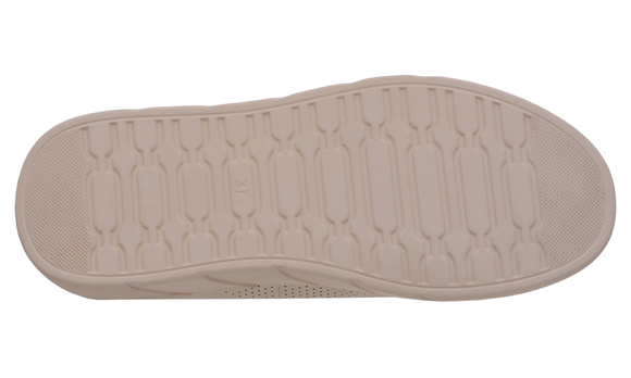 Damenschuhe Sneakers auf der Plattform