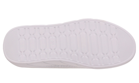 Damenschuhe Sneakers auf der Plattform