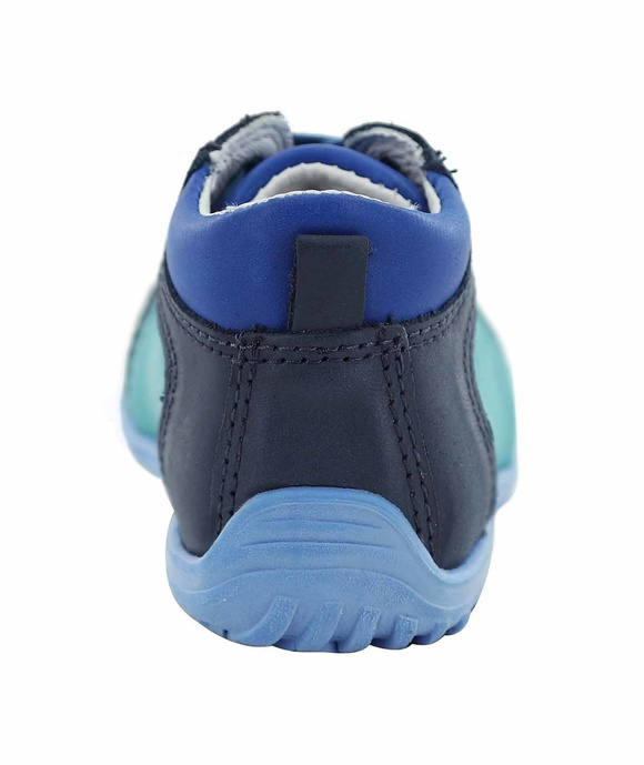 Vorbeugendes Schuhwerk für Kinder